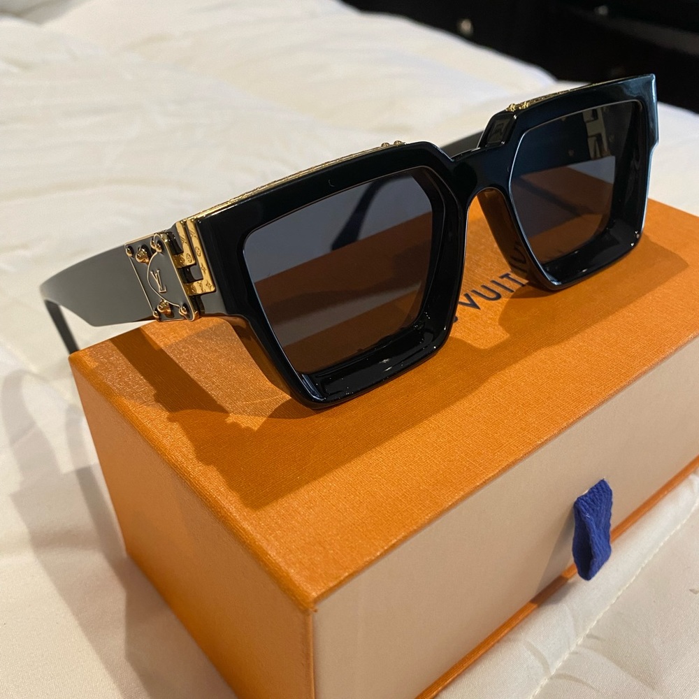 1.1 MILLIONAIRES SUNGLASSES - Picture 1 of 7
